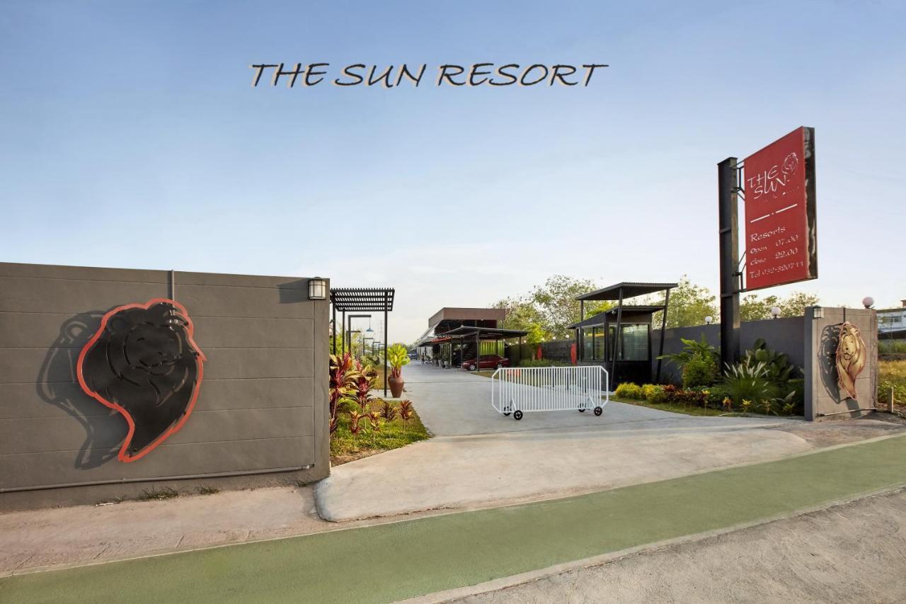 The Sun Resort Ratchaburi Bagian luar foto